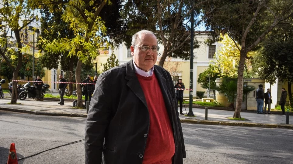 Φίλης: Δεν υπάρχει αποστασία – Καλοδεχούμενη η Μέρκελ